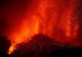 Thousands flee as volcanic eruption destroys houses in Spain