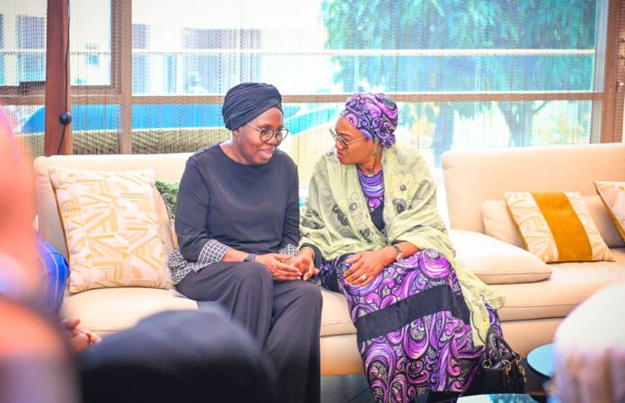 Mrs. Tinubu visits Akeredolu's widow